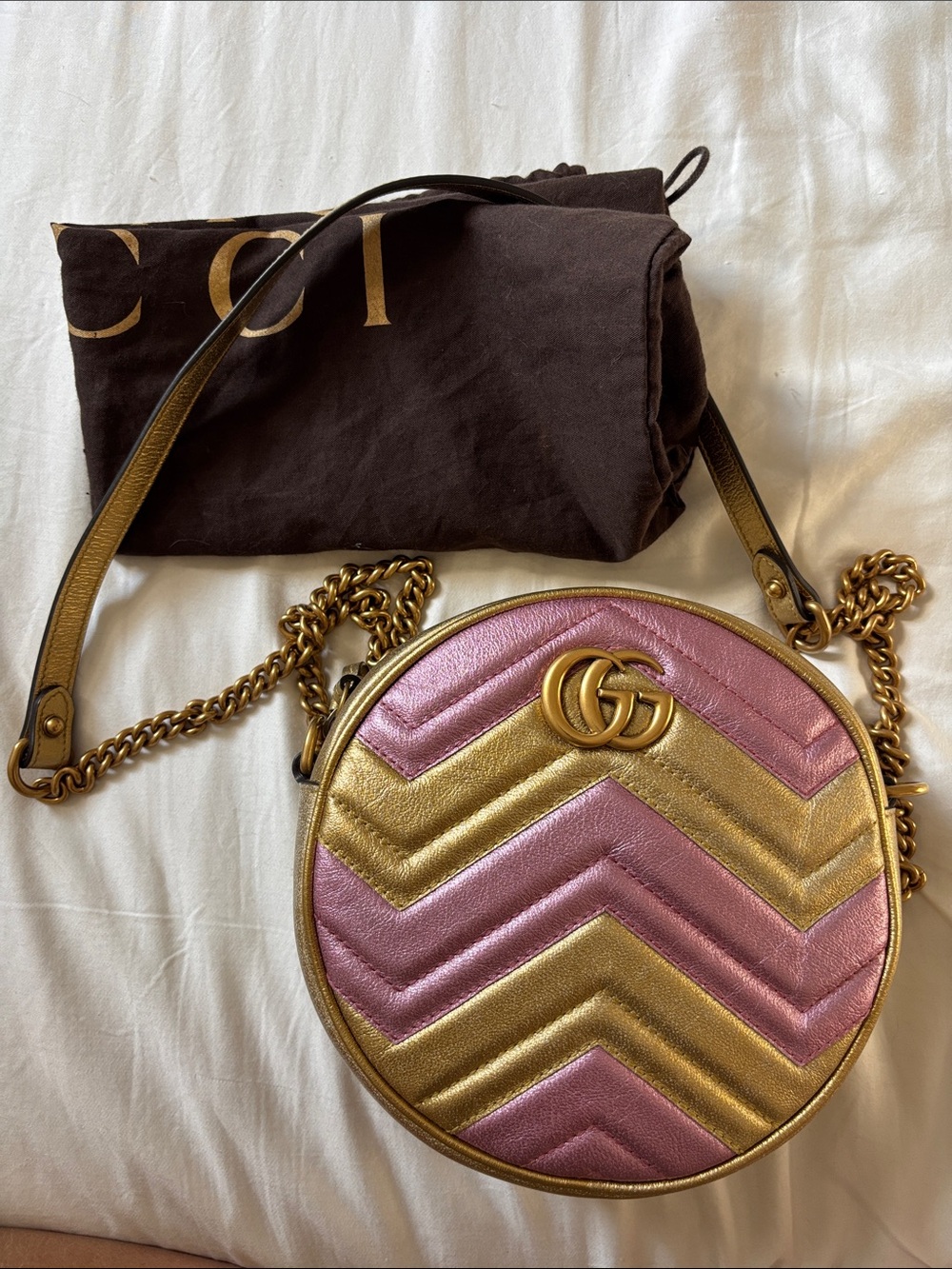 Gucci Pink and Gold Chain Marmont Round Crossbody Bag - Picture 1 of 4
